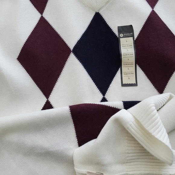 Haggard Men's V-Neck Argyle Sweater - Picture 2 of 5